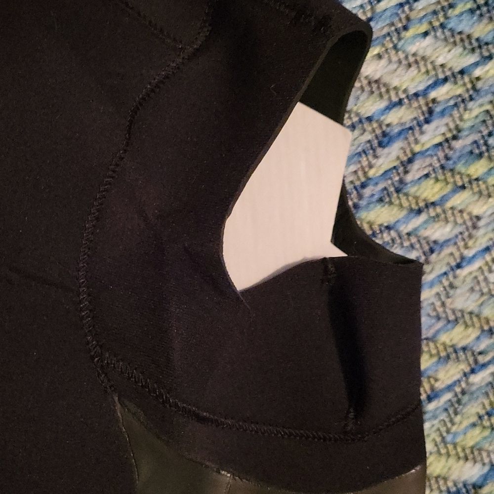 Quantum wetsuit hooded top - Picture 3 of 4